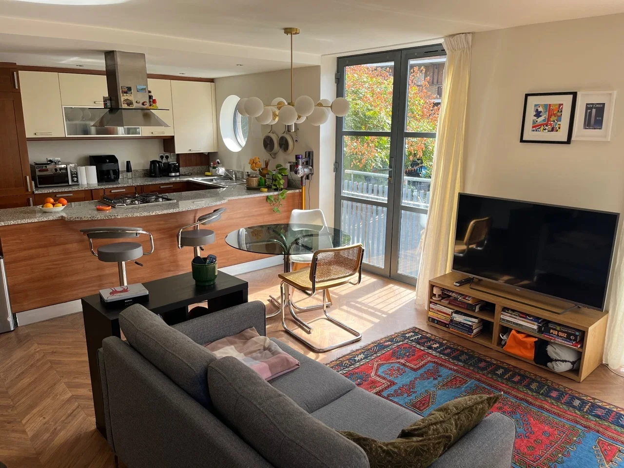 Flat Fanshaw Street in Greater London