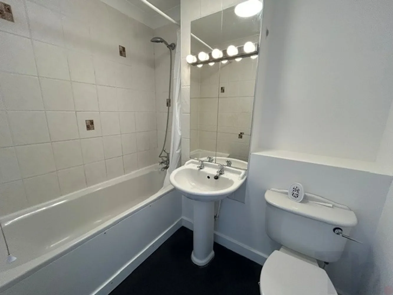 Flat Pyle Street in Newport