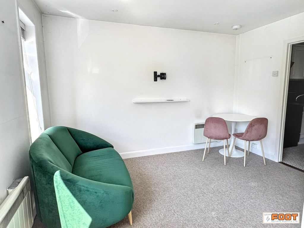 Flat South Road in Havant
