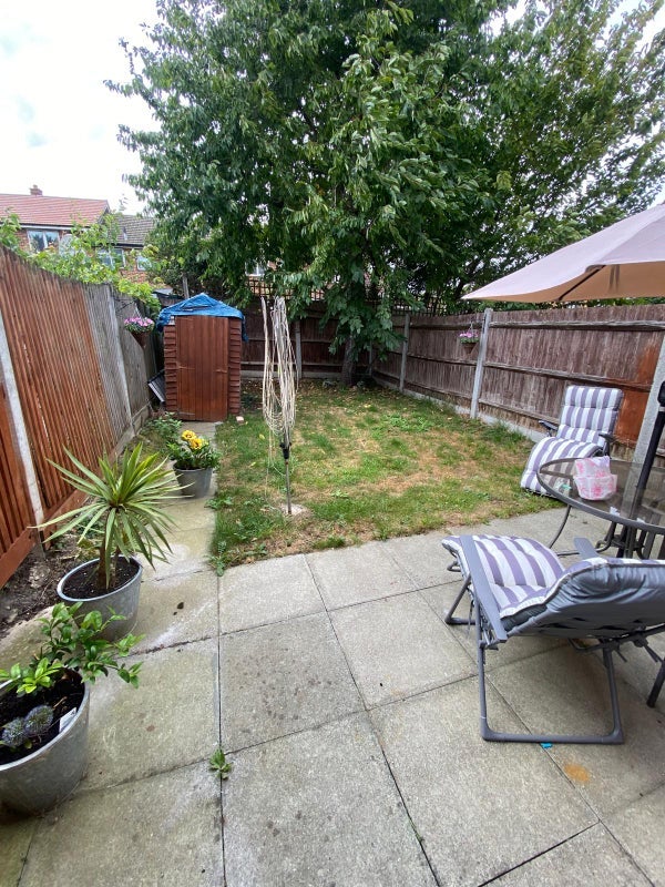 Room Border Gardens in Greater London