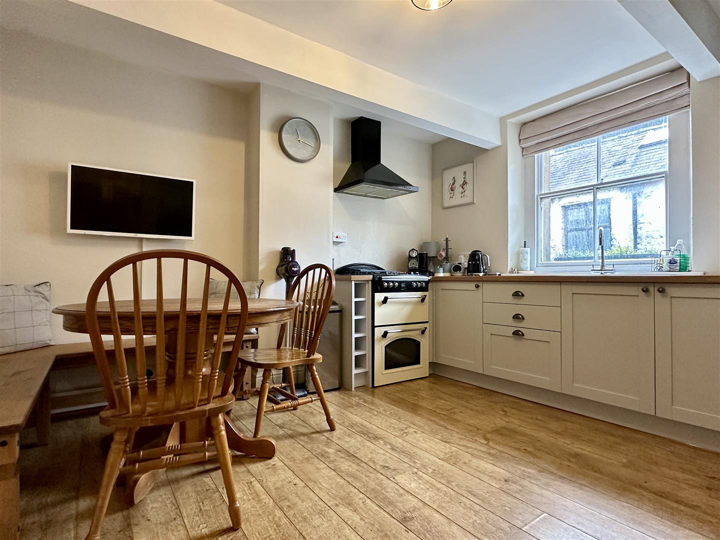 Flat Buxton Road in Bakewell