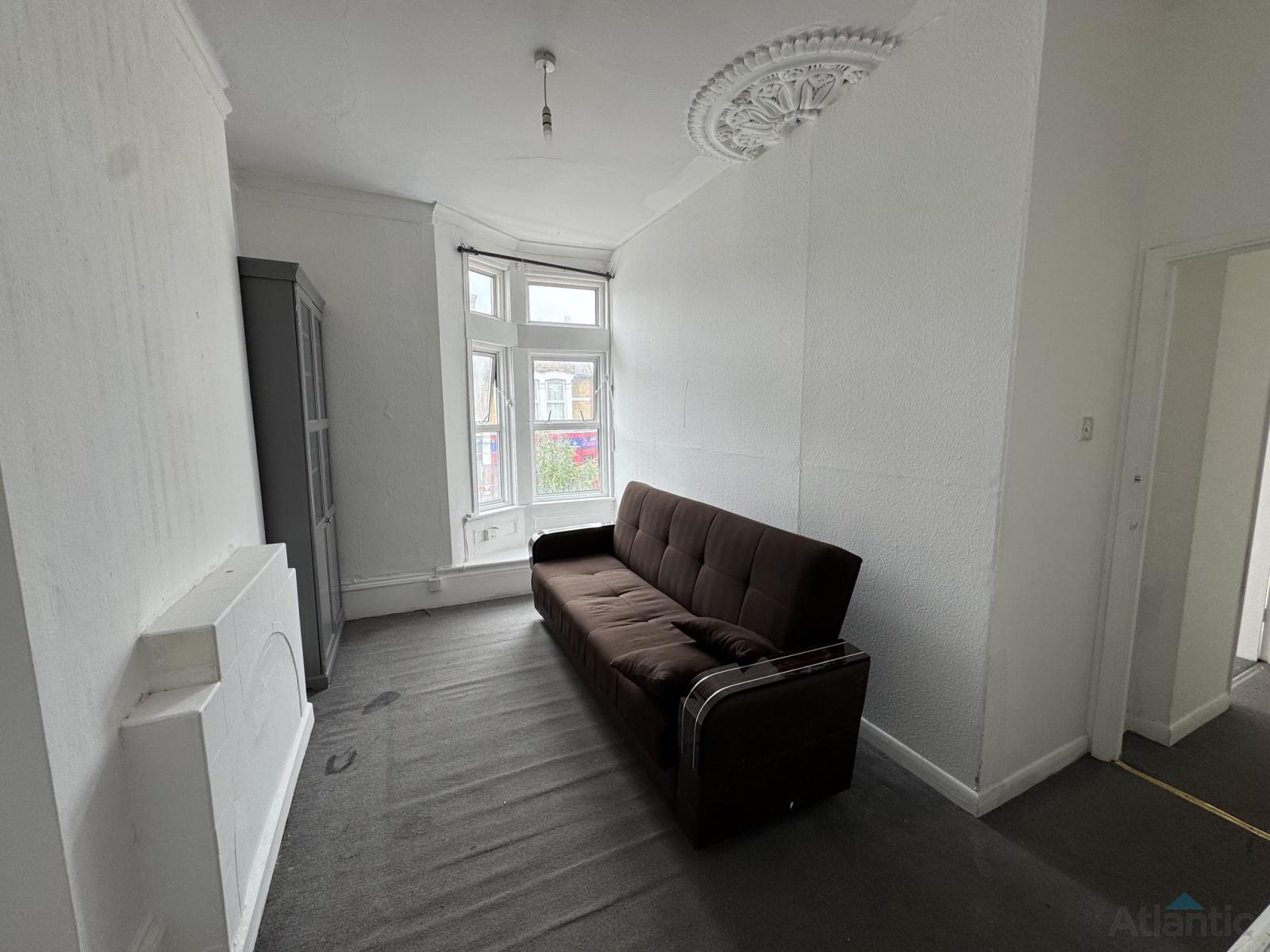 Flat Francis Road in Greater London