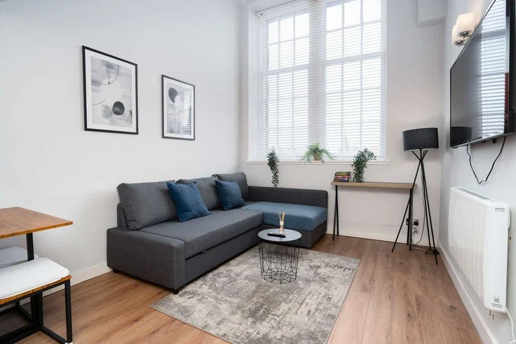 Flat Nicolson Street in City of Edinburgh