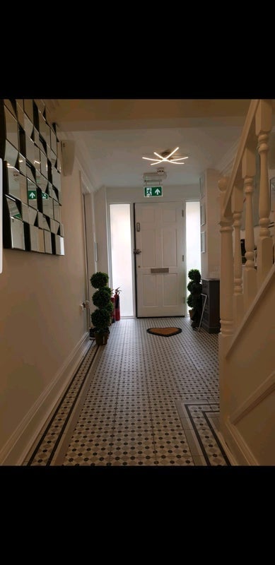 Room Rainbow Avenue in Greater London