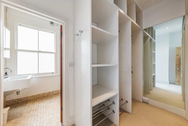 Room Tantallon Road in Greater London