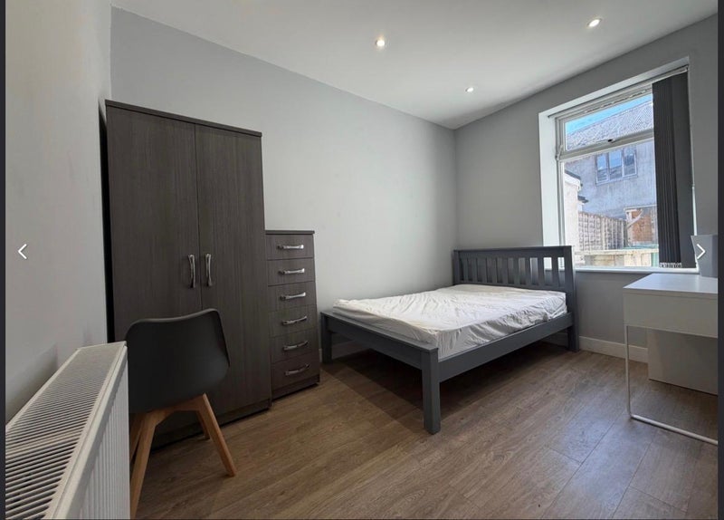 Room City Road in Cardiff