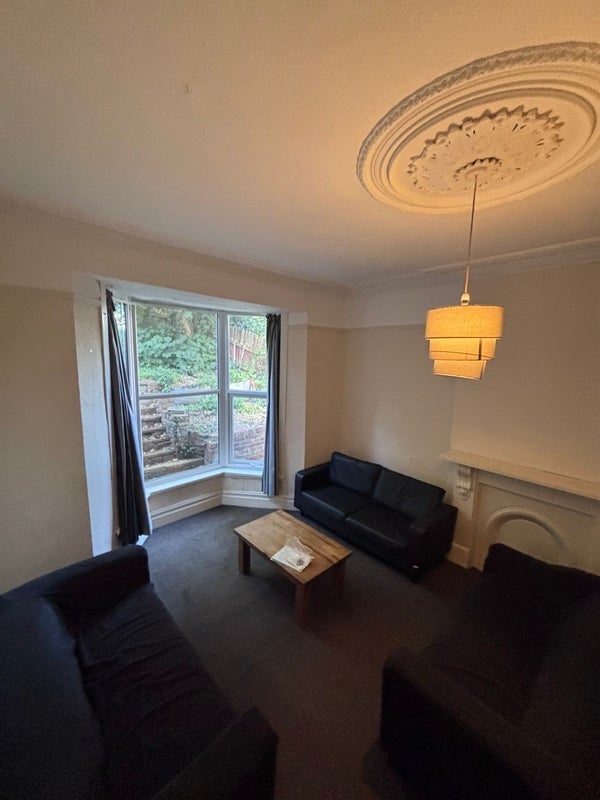 Room Belmont Road in Bristol