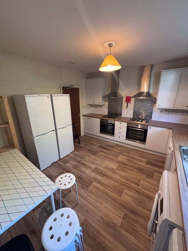 Room Belmont Road in Bristol