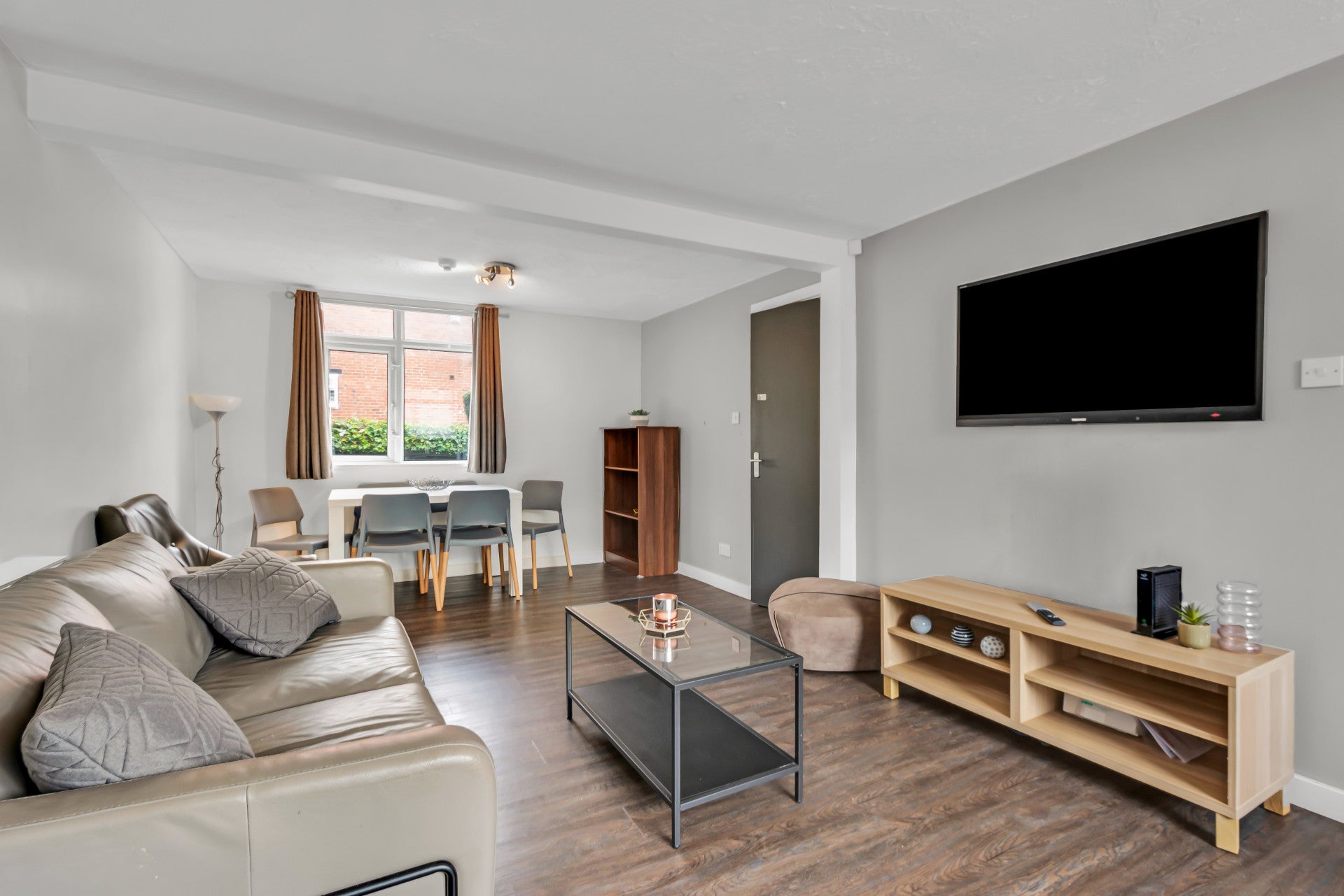 House Estcourt Terrace in Leeds