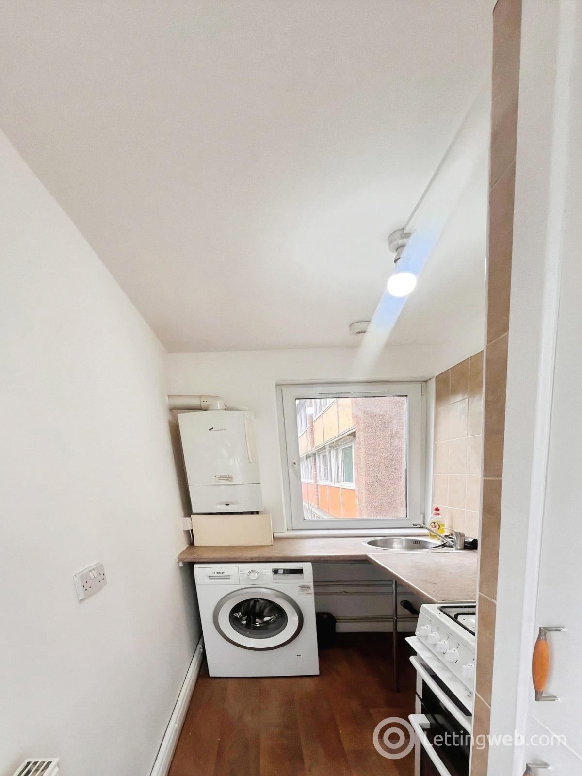 Flat Redbraes Grove in Edinburgh