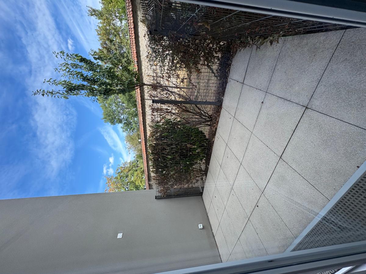Flat Place des Lauriers in Saint-Michel-sur-Orge