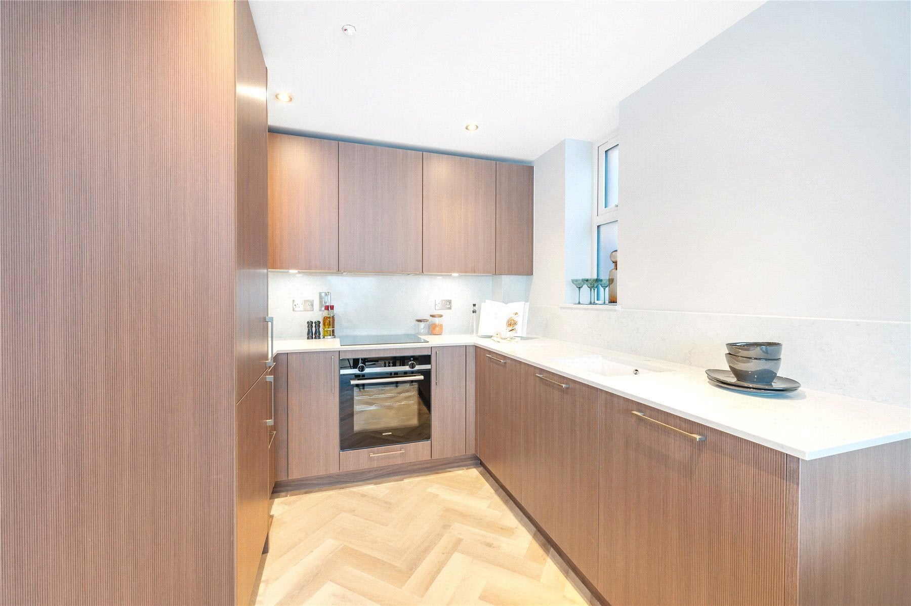Flat Thornton Road in Greater London