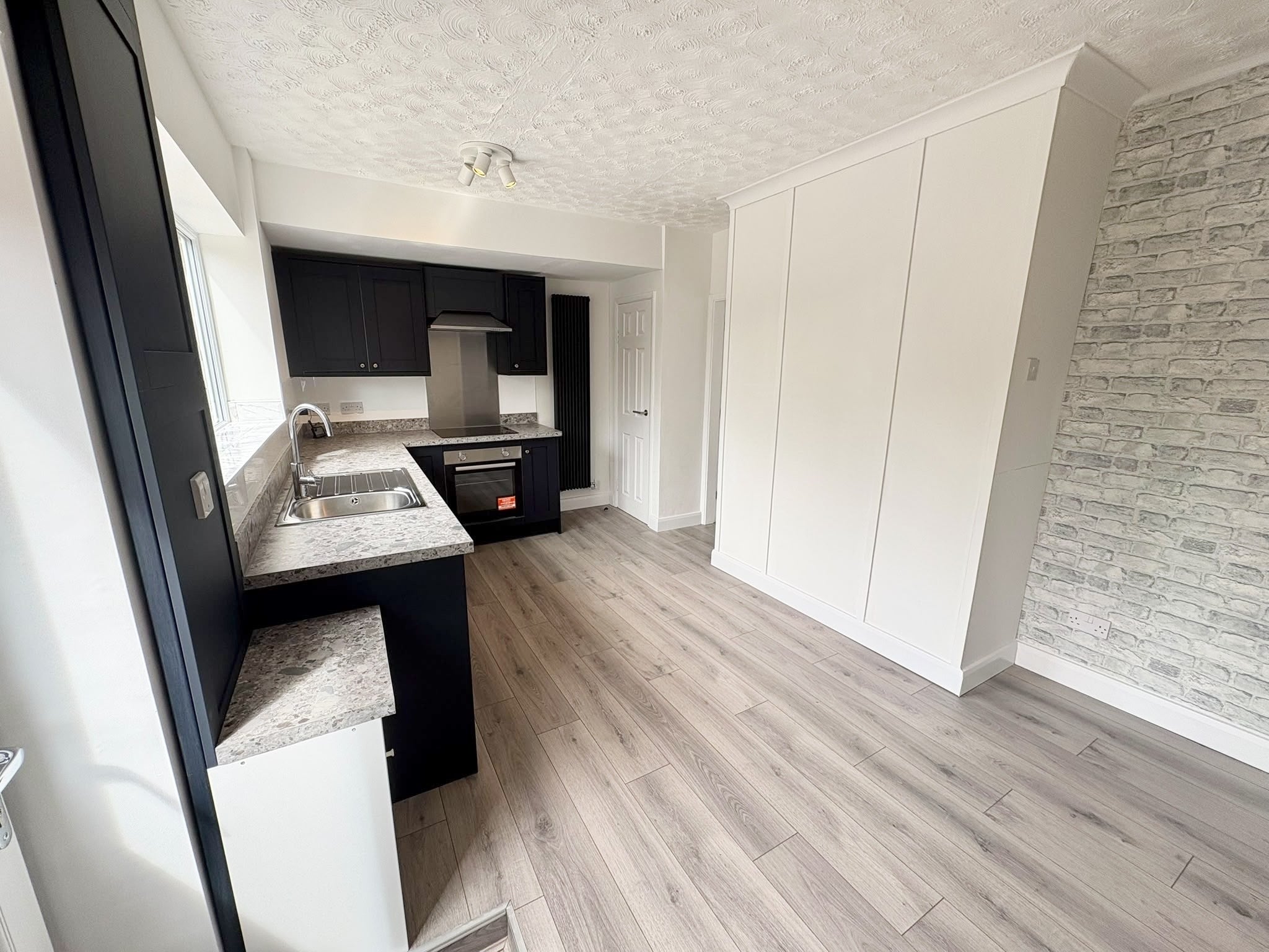 House Sportside Close in Salford