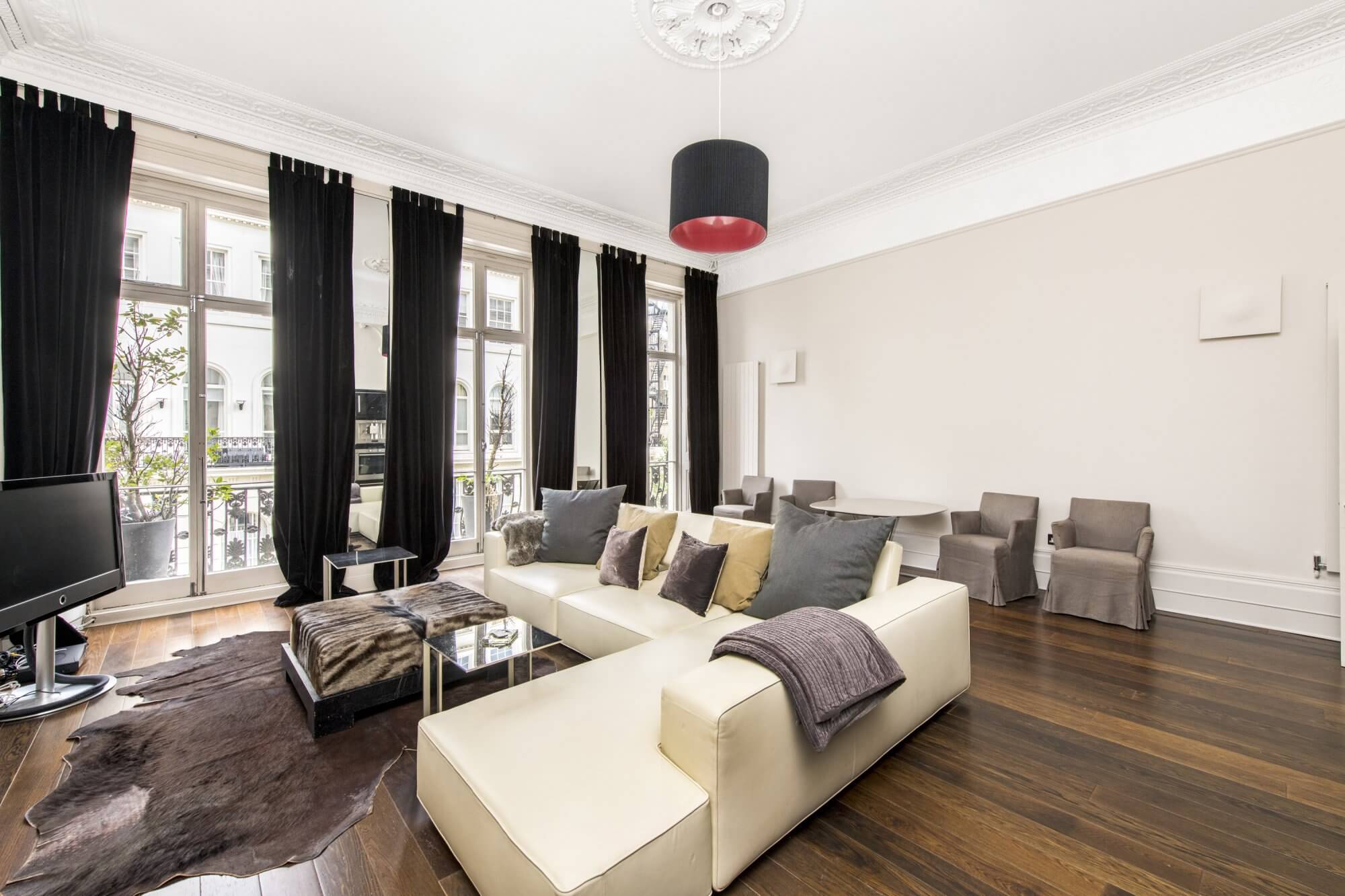 Flat Strathearn Place in City of Westminster