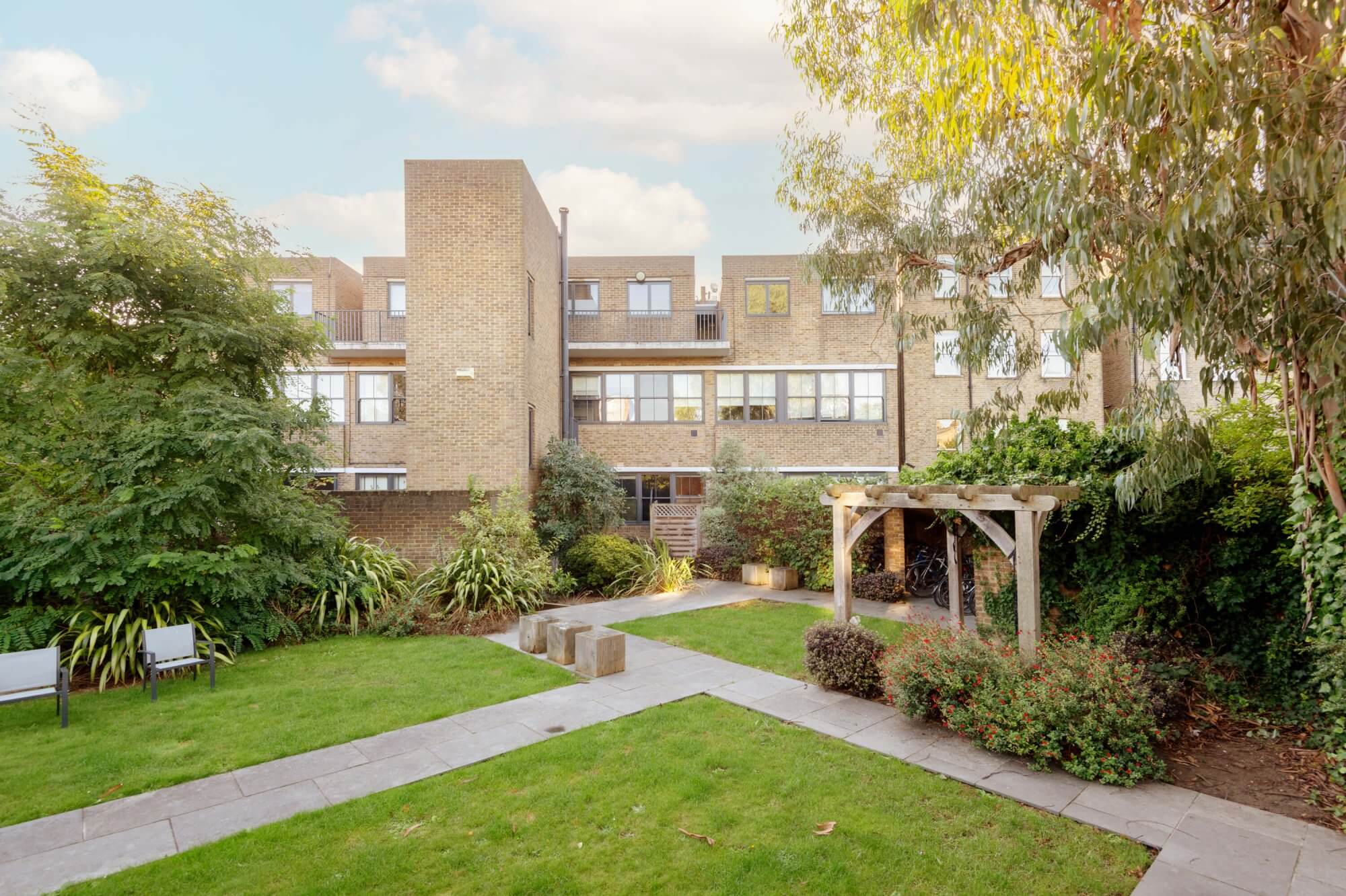 Flat Artesian Road in City of Westminster