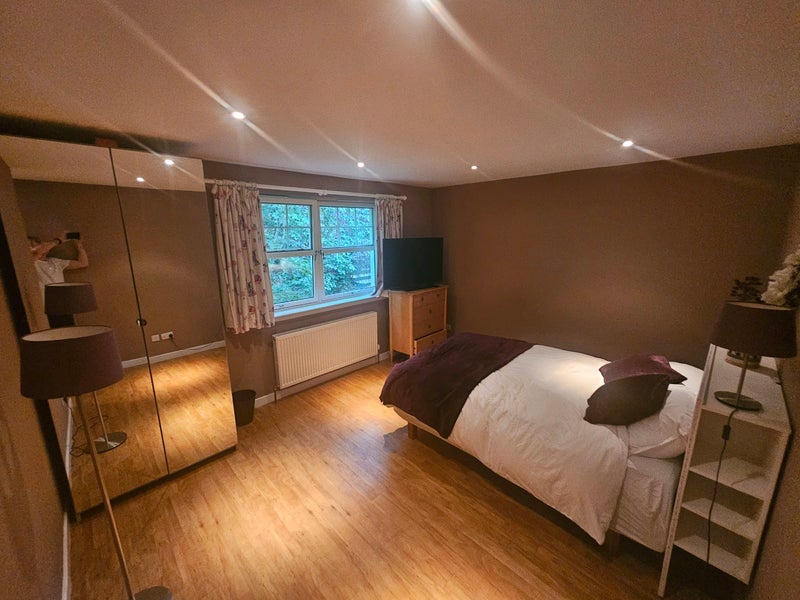 Room Comiston Rise in City of Edinburgh