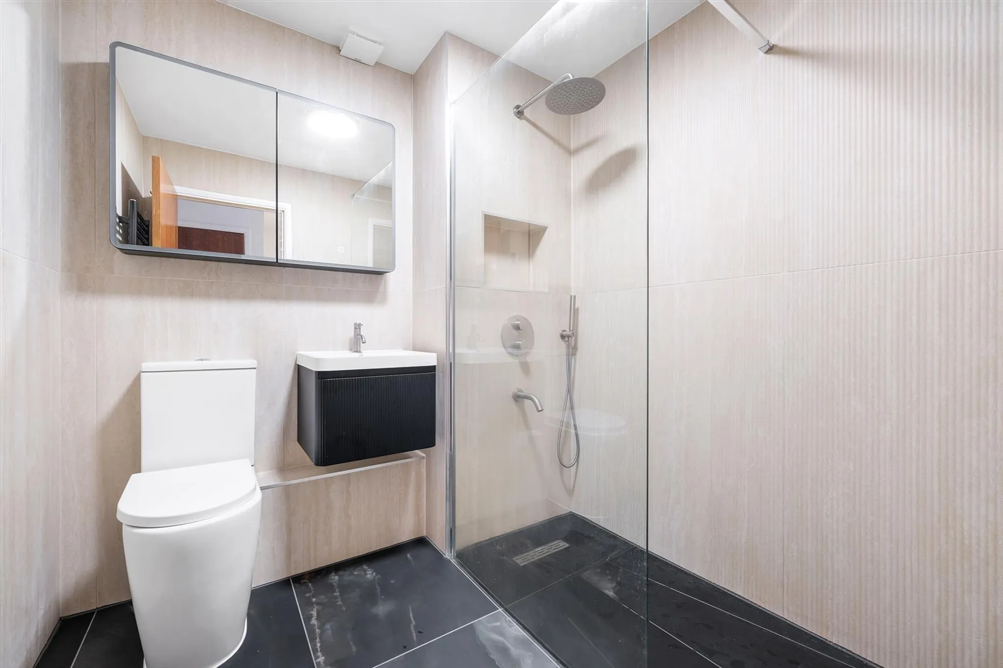 Flat Beeches Close in Greater London