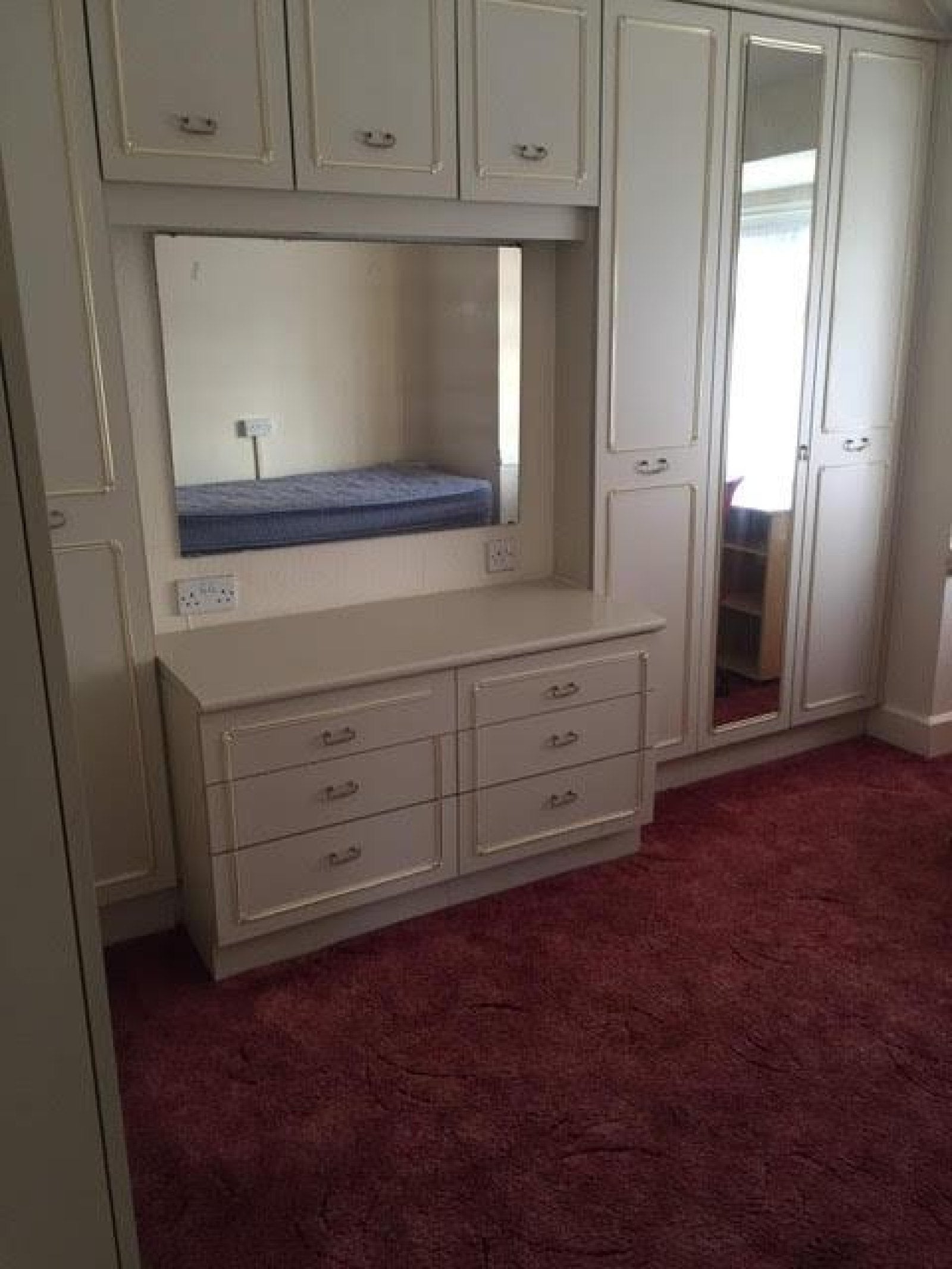 Room Woodstock Court in Epsom and Ewell