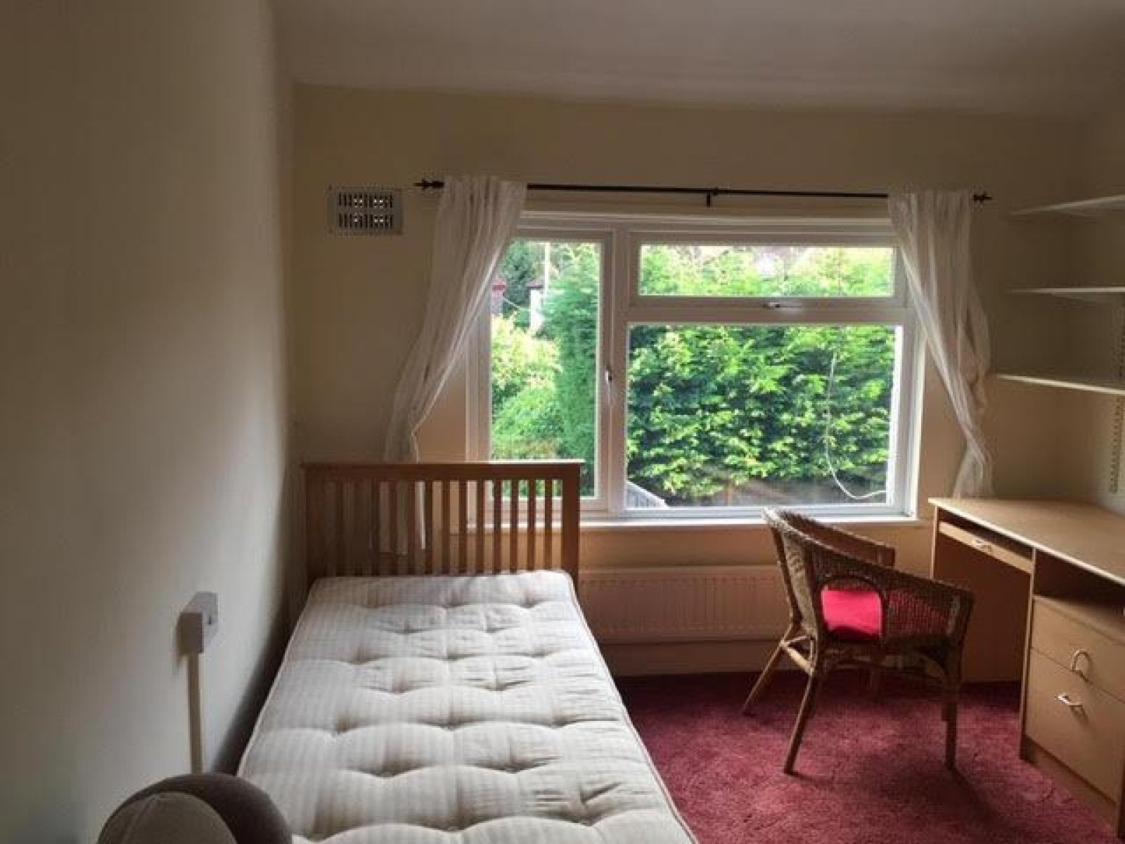 Room Woodstock Court in Epsom and Ewell