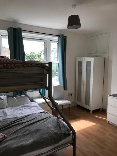 Flat Turin Street in Greater London