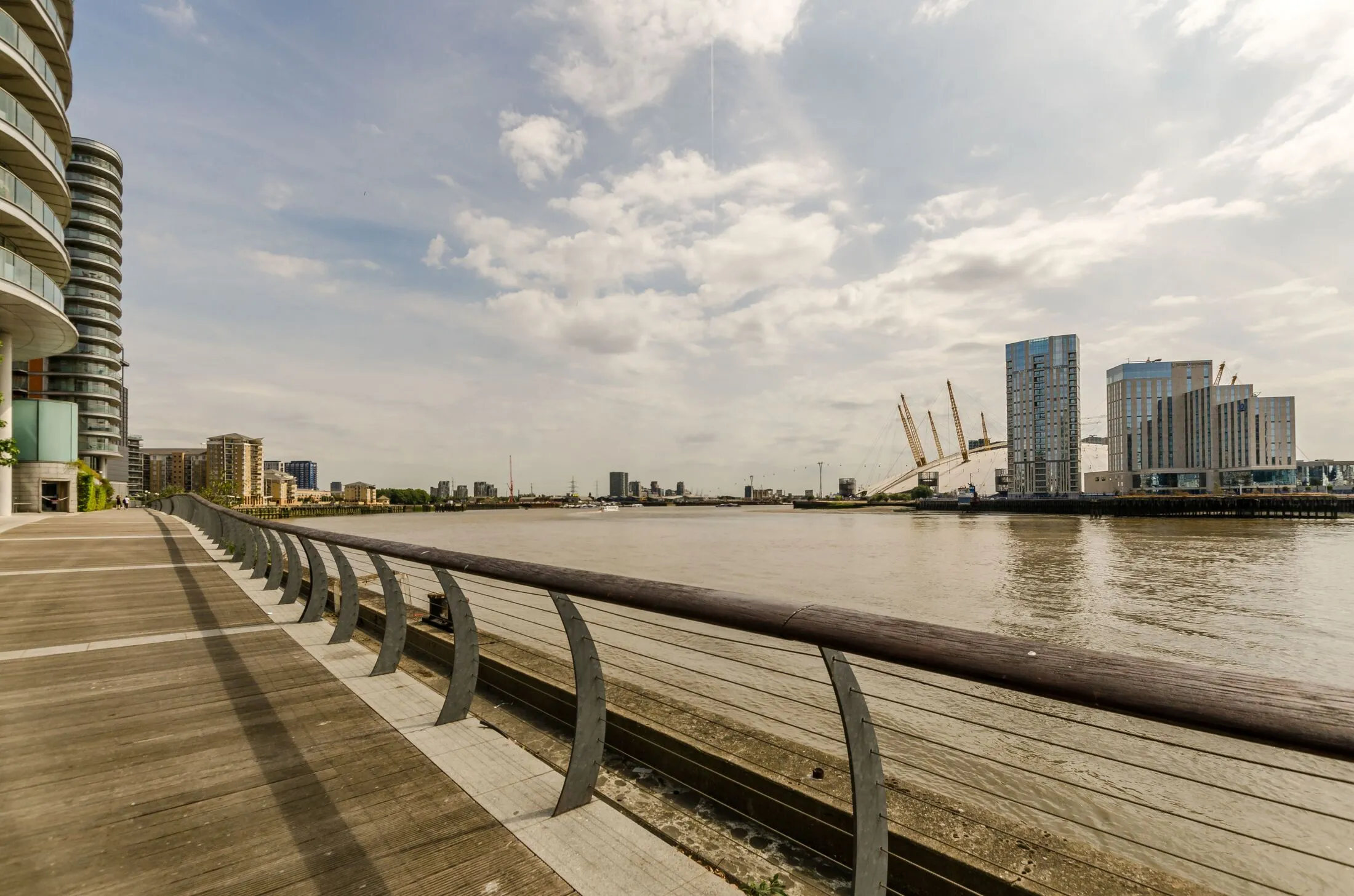 Flat Fairmont Avenue in Greater London
