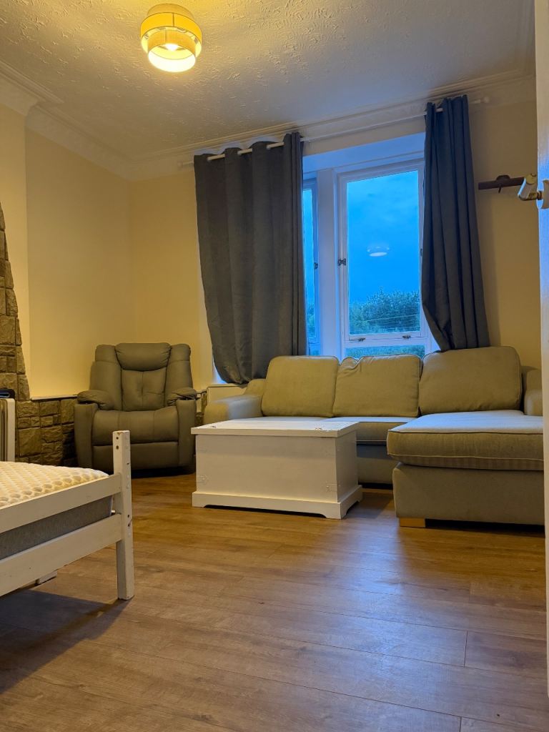 Flat Wellmeadow Street in Paisley
