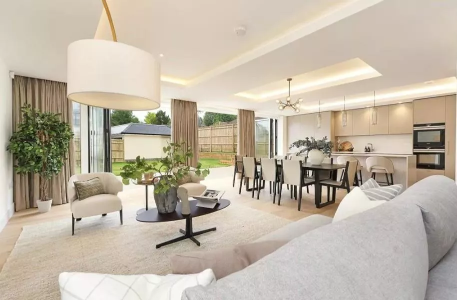 House Sayers Close in Mole Valley