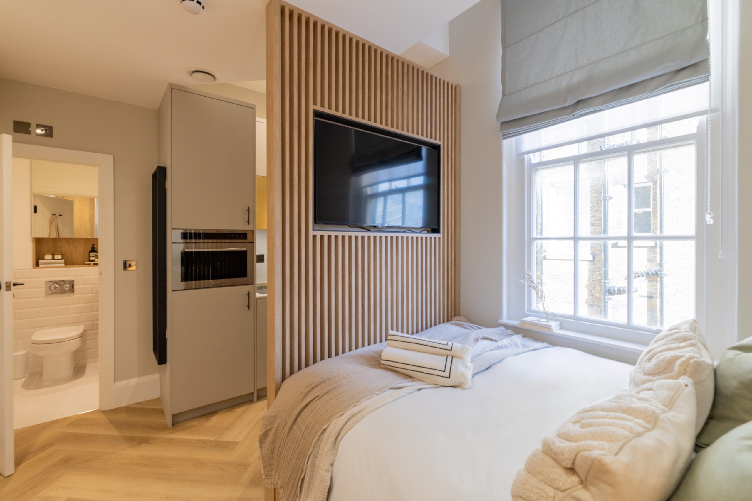 Flat Sloane Avenue in Greater London