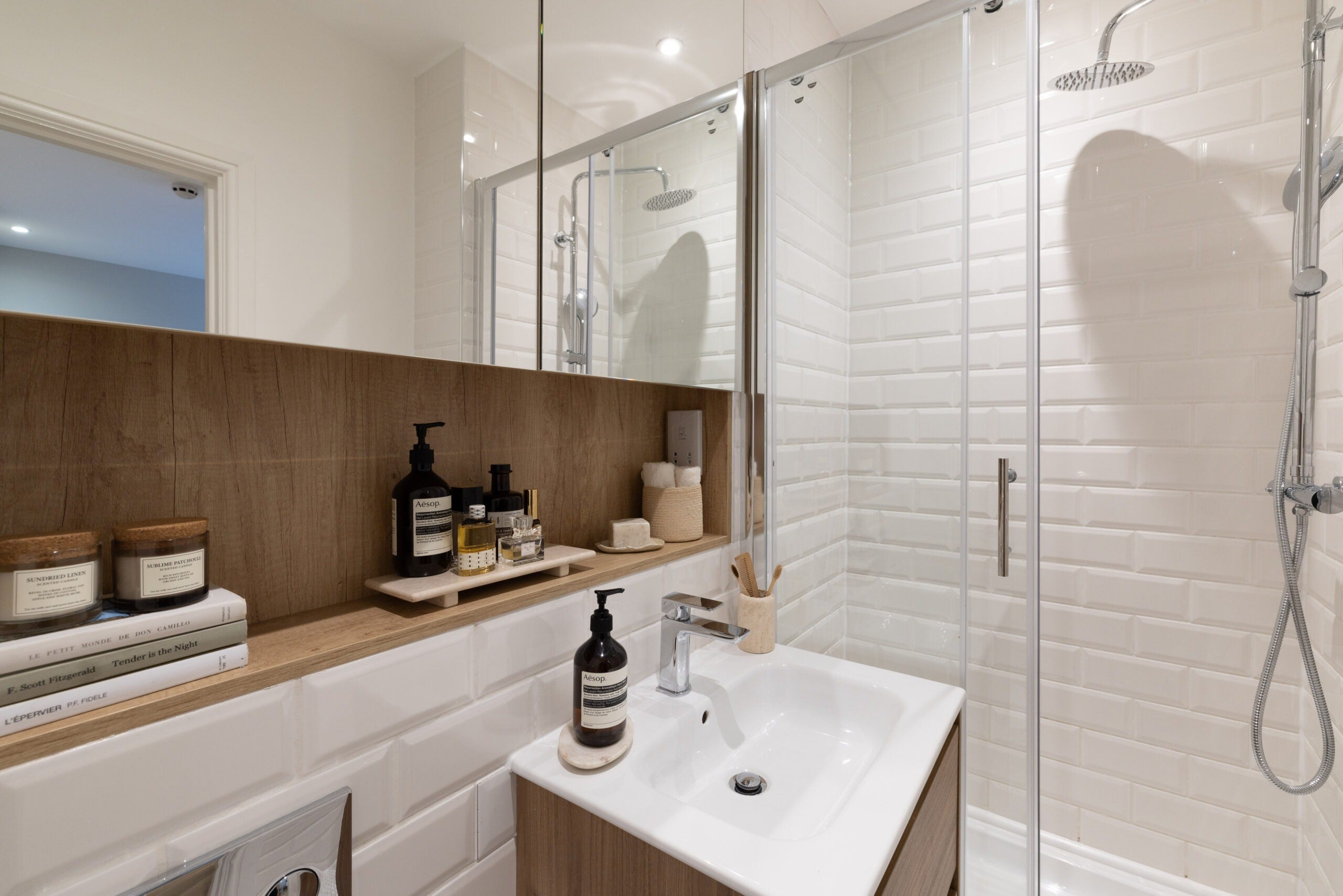 Flat Sloane Avenue in Greater London