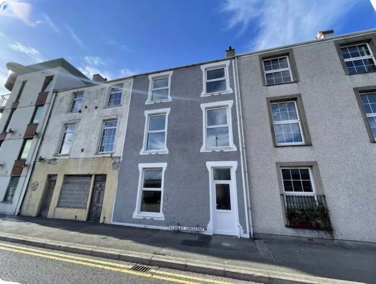 House Victoria Road in Holyhead