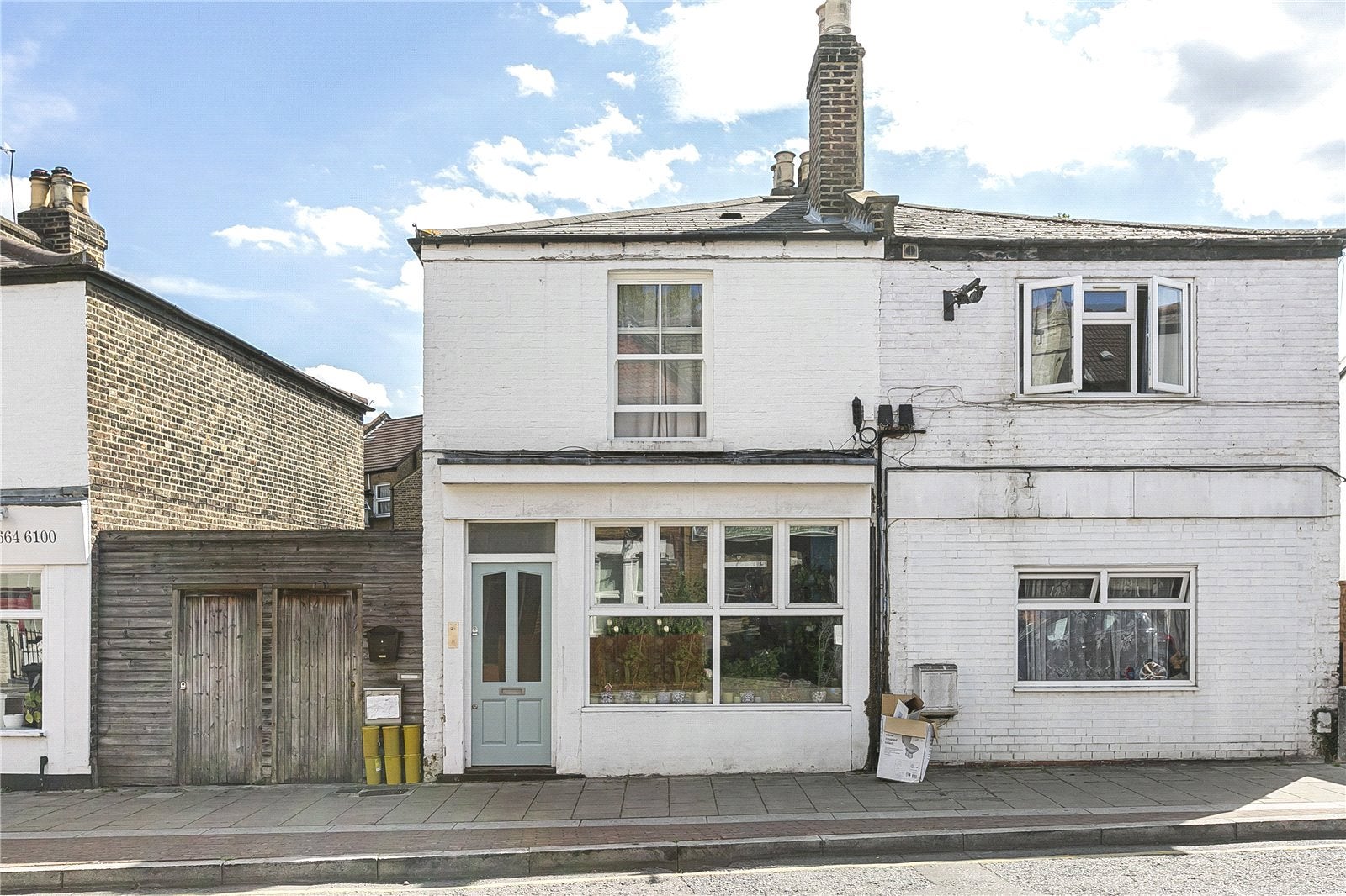 Flat Sunnyhill Road in Greater London