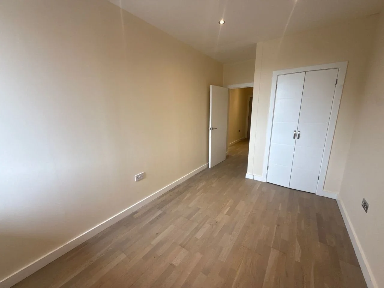 Flat Cleeve Road in Mole Valley