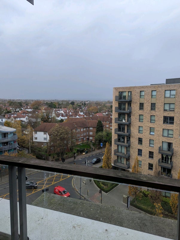 Flat Empire Way in Greater London