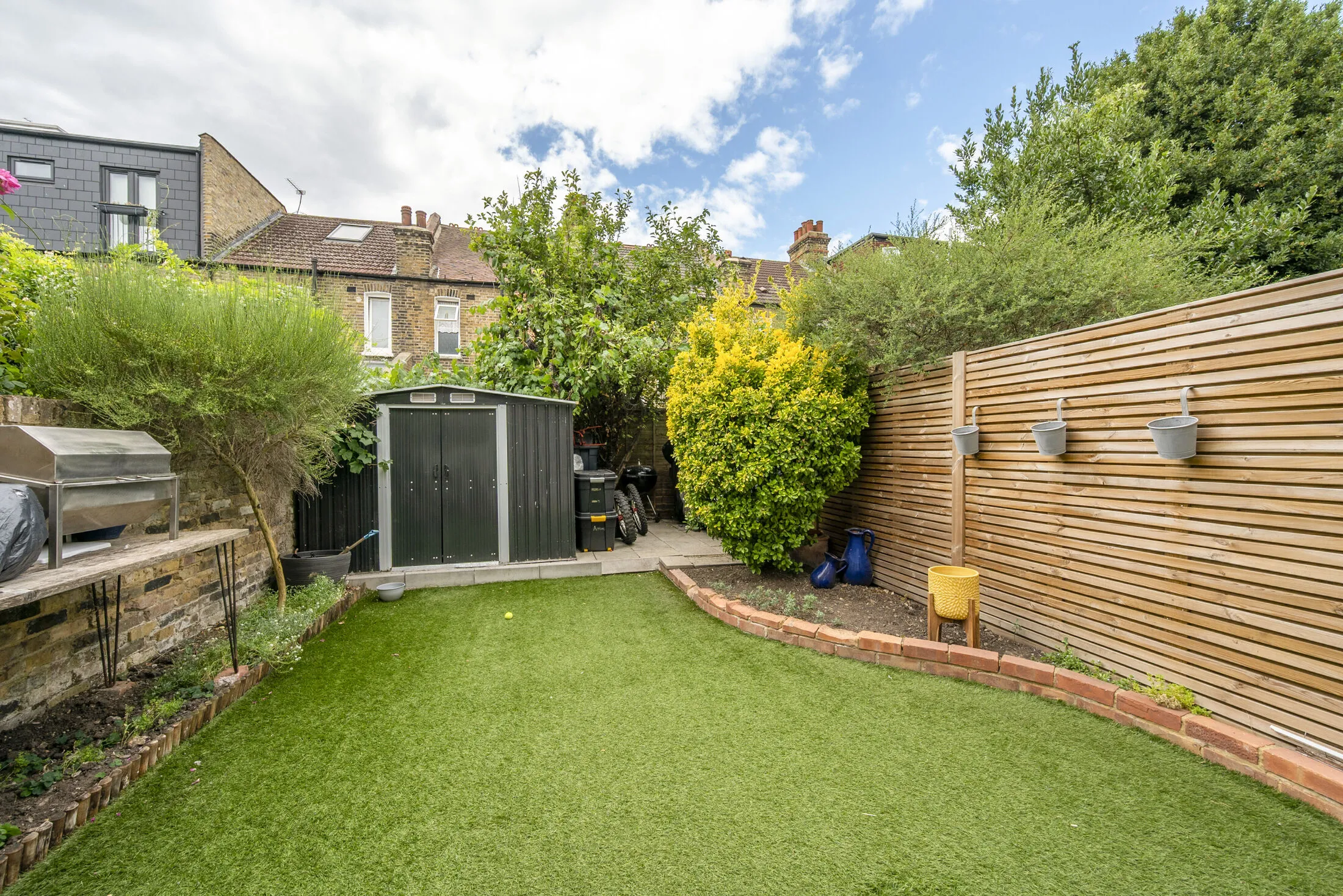 House Clifton Park Avenue in Greater London