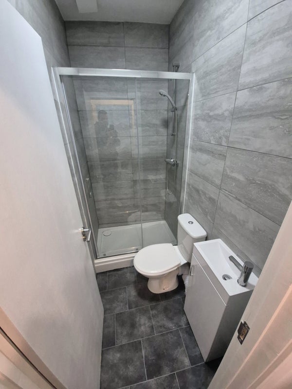 Room Newcomen Road in Borough of Swale