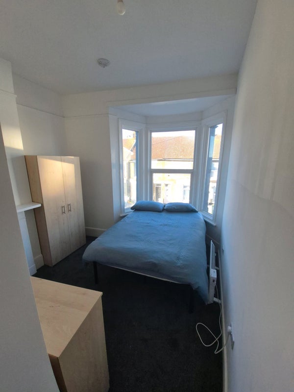Room Newcomen Road in Borough of Swale