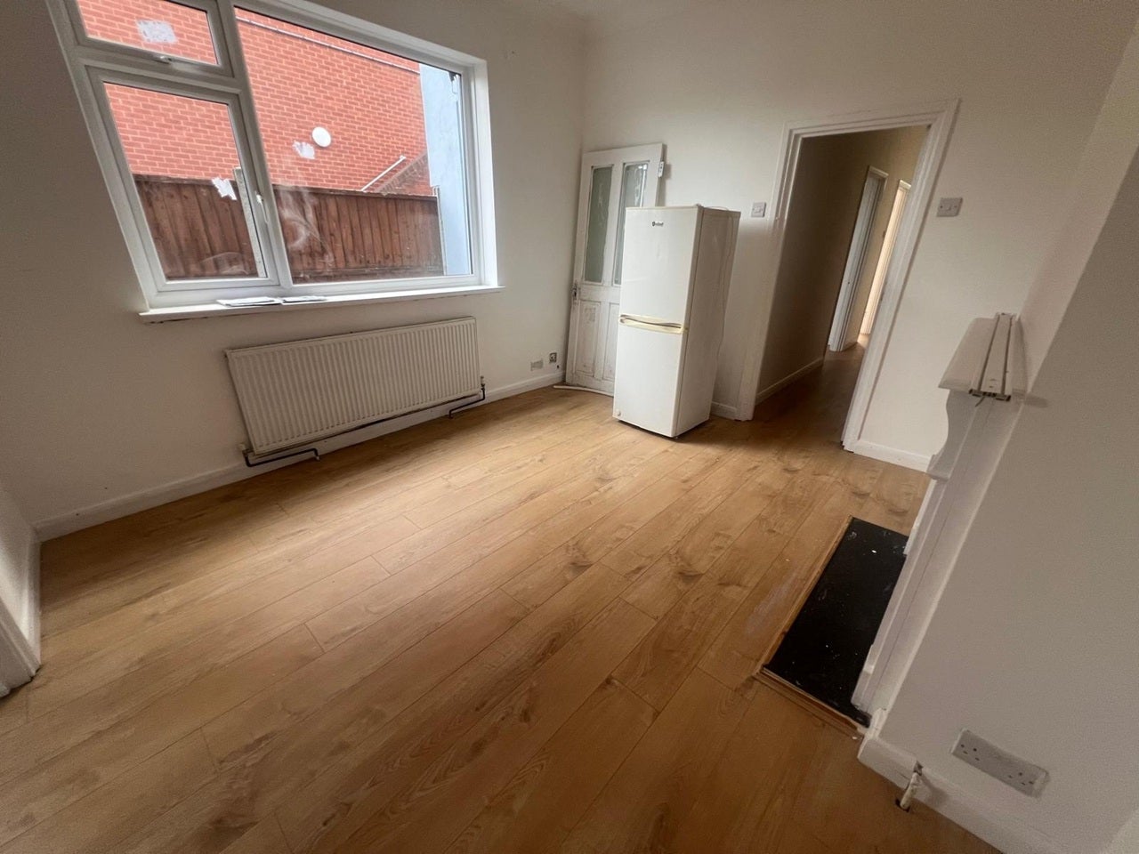 Flat Maybank Road in Greater London