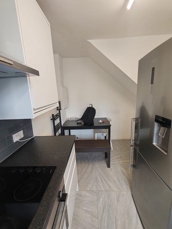 Room Evelyn Walk in Greater London