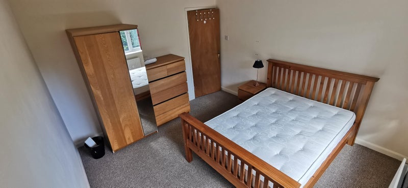 Room Springwood Gardens in Nottingham