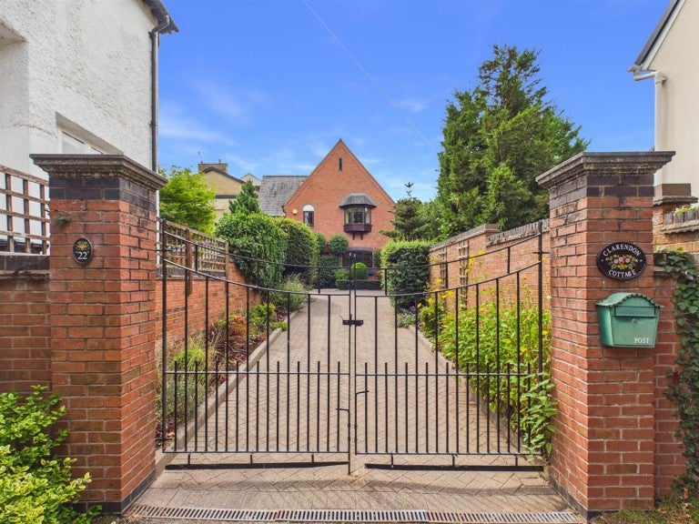 House Clarendon Square in Royal Leamington Spa