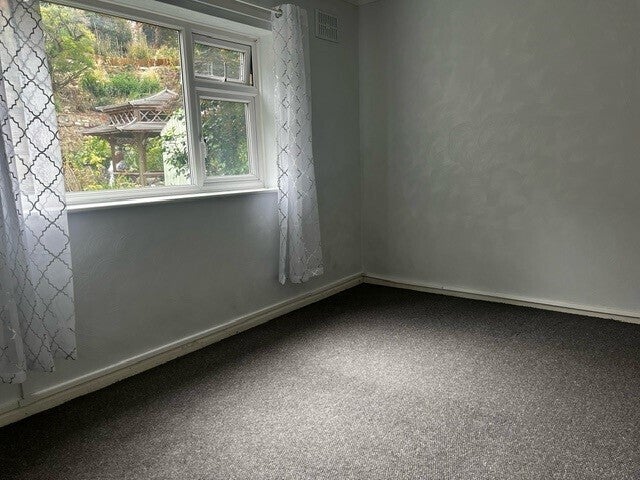 Flat Salisbury Road in Grays