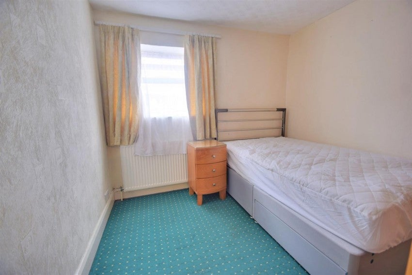 House Cassio Road in Watford