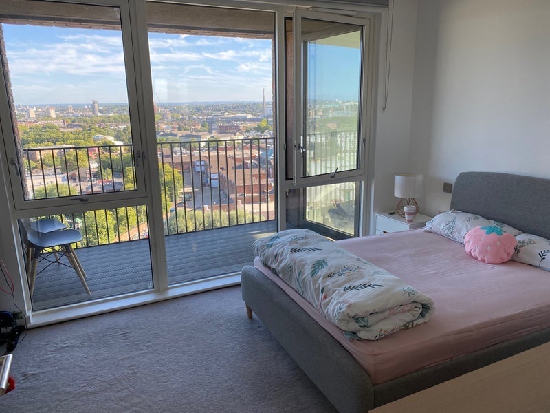 Flat Surrey Quays Road in Greater London