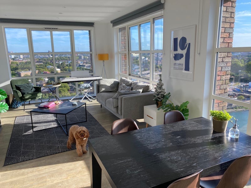 Flat Surrey Quays Road in Greater London