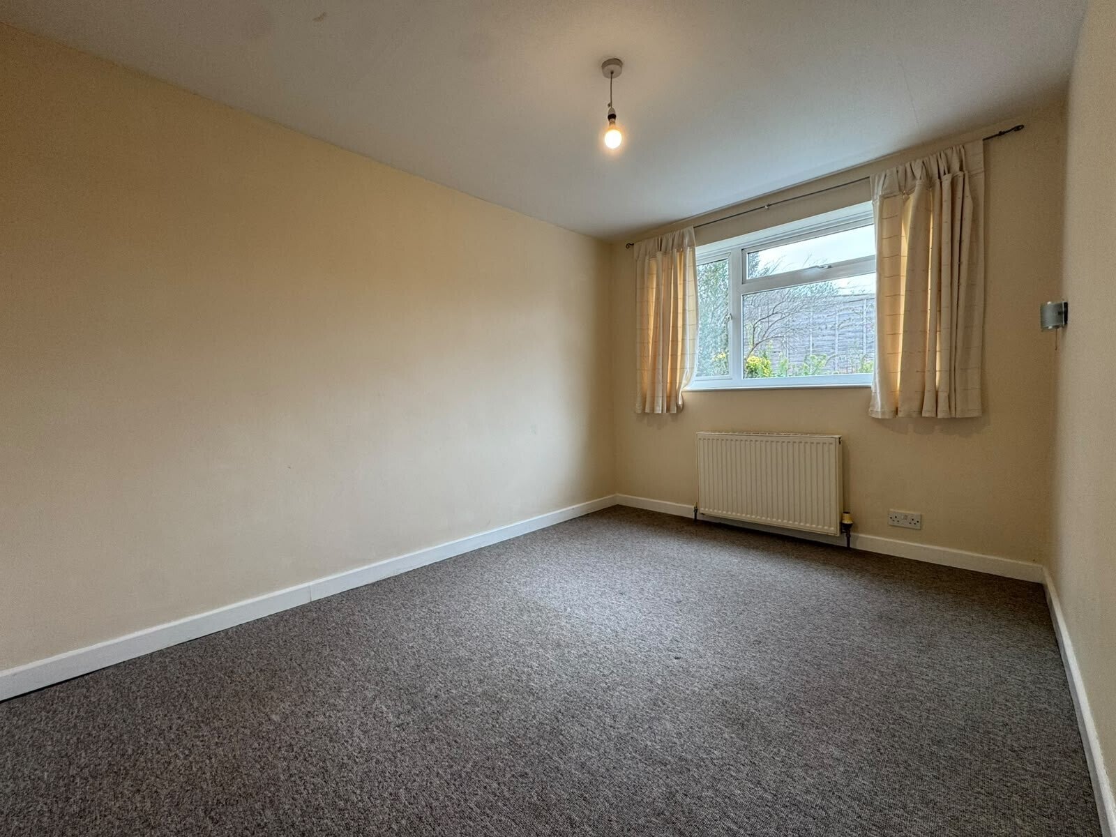 House Woodleigh Close in Exeter