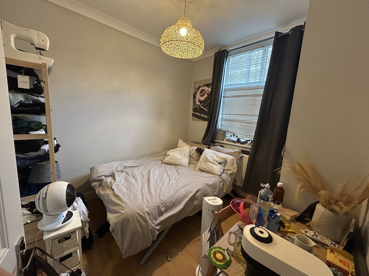 Room Kilburn High Road in Greater London