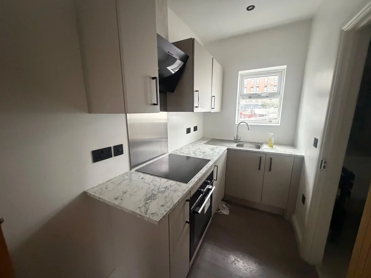 Flat Norwood Road in Greater London
