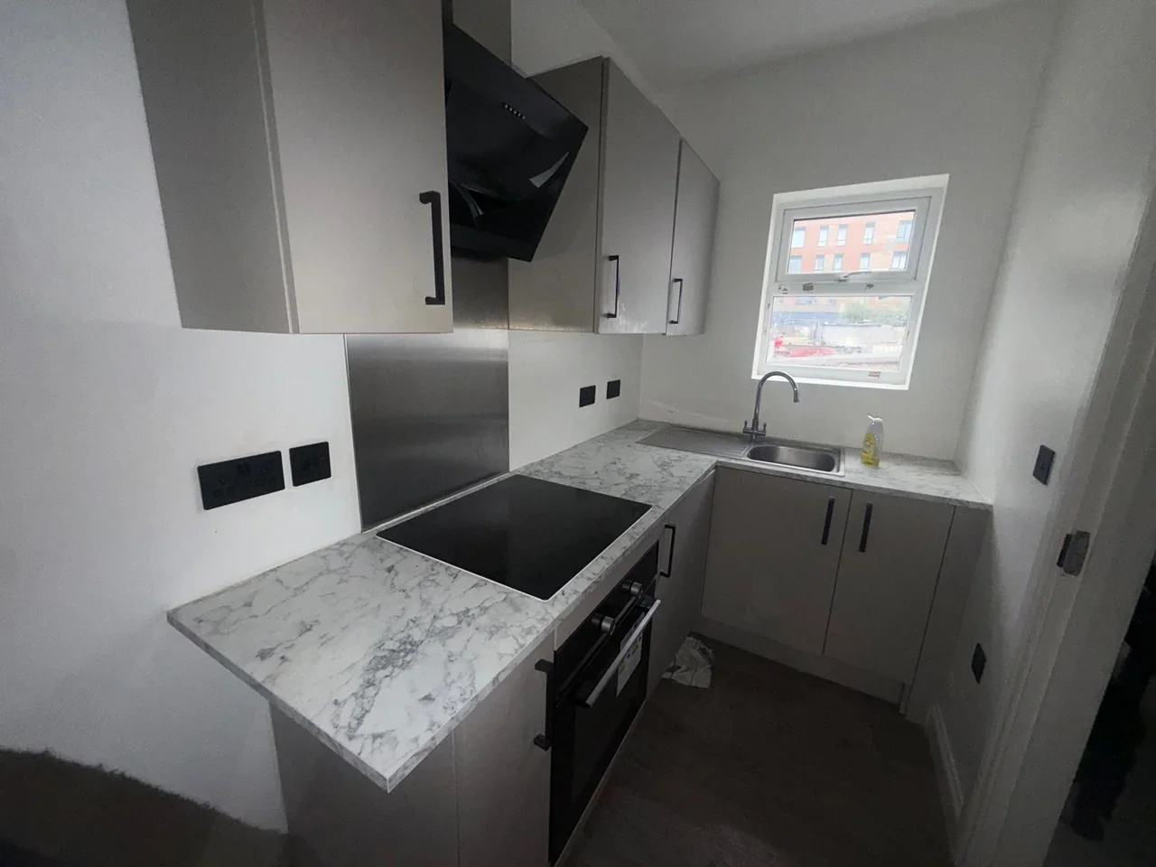 Flat Norwood Road in Greater London