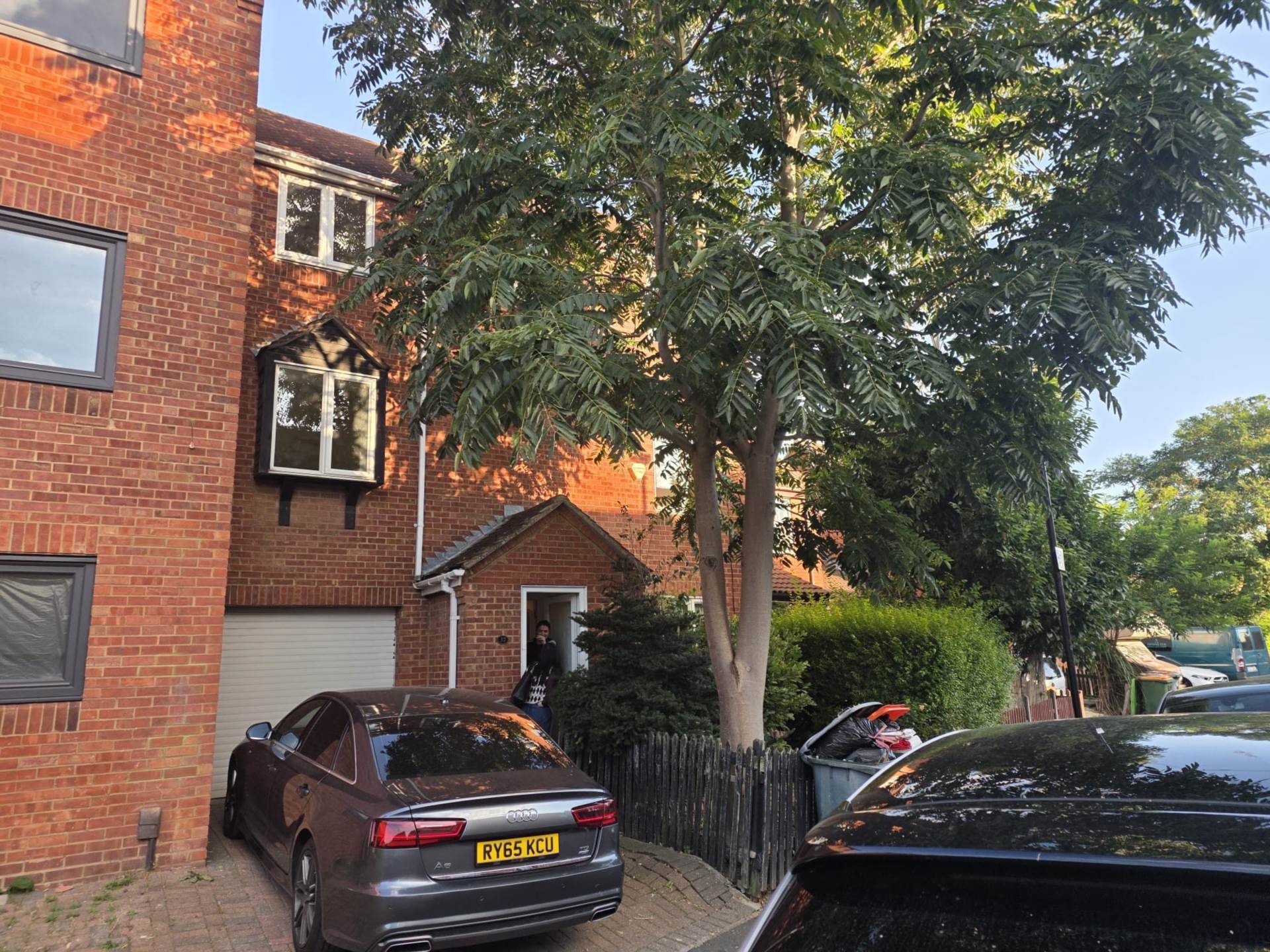 House Linton Gardens in Greater London