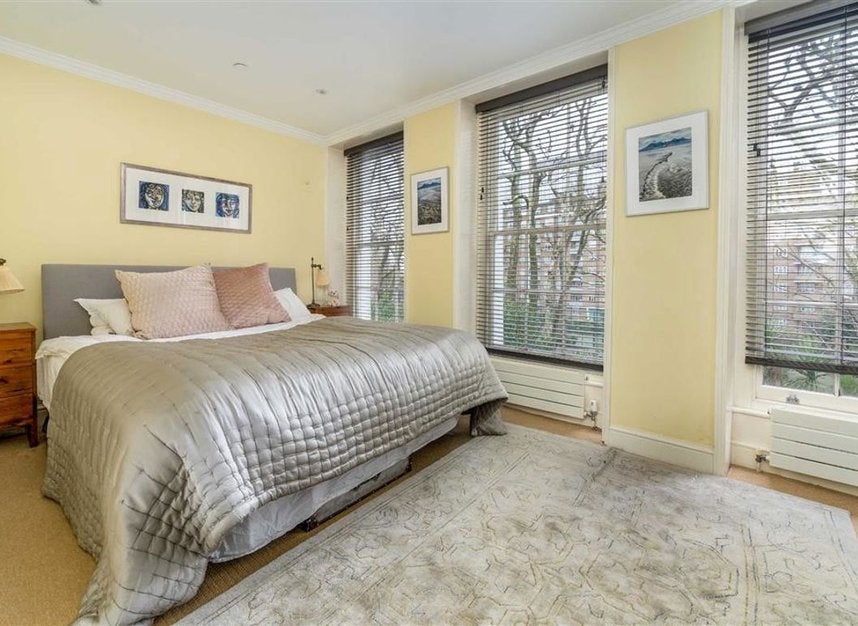 Flat Nelson Square in Greater London